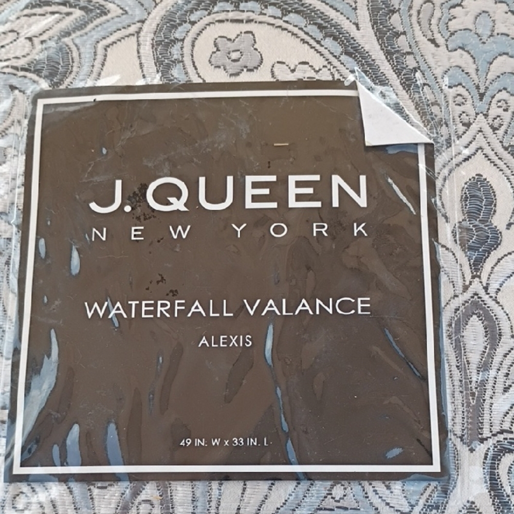 J. Queen New York Waterfall Valance - Blue & White
